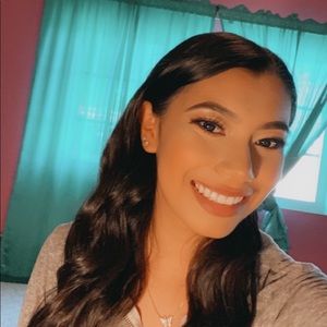 Meet your Posher, Jazmin